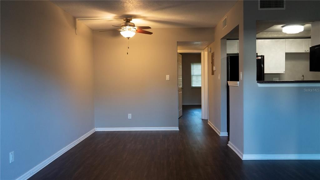 For Sale: $155,000 (1 beds, 1 baths, 678 Square Feet)