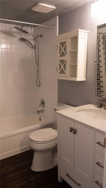 For Sale: $155,000 (1 beds, 1 baths, 678 Square Feet)