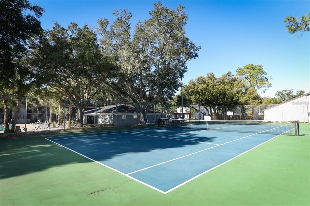 For Sale: $155,000 (1 beds, 1 baths, 678 Square Feet)