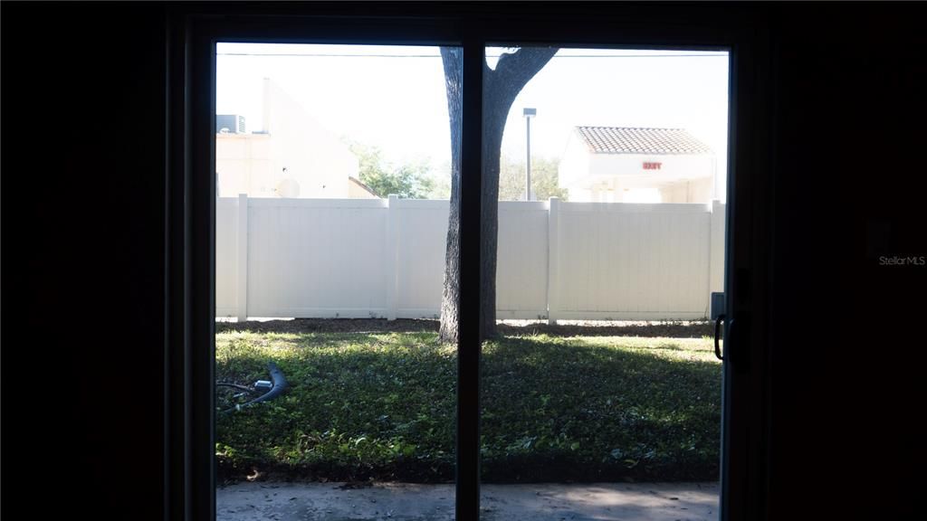 For Sale: $155,000 (1 beds, 1 baths, 678 Square Feet)