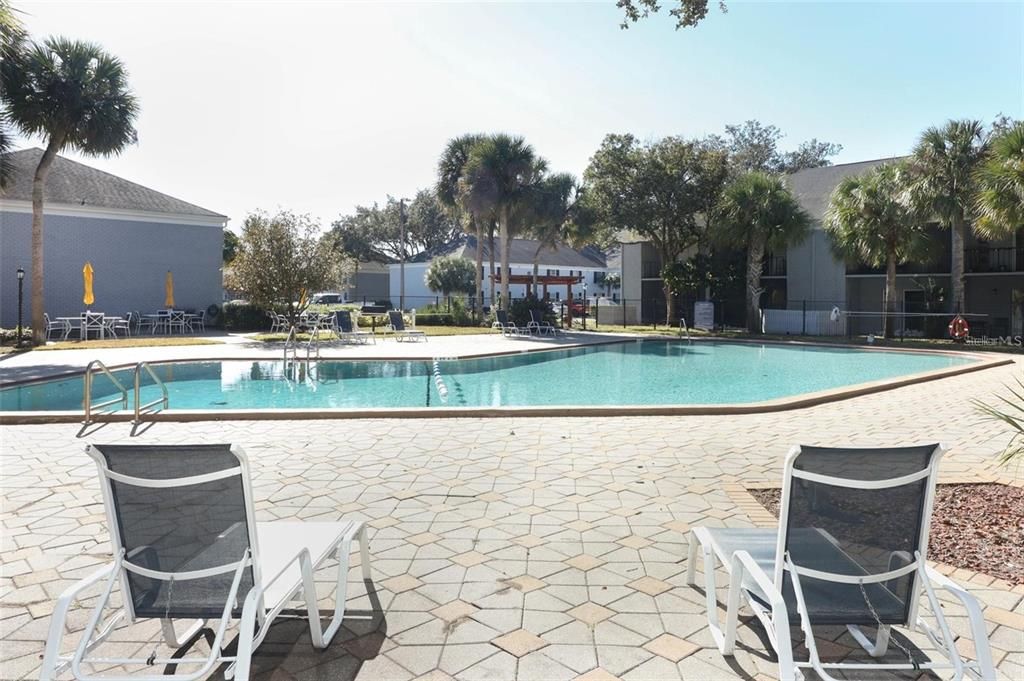 For Sale: $155,000 (1 beds, 1 baths, 678 Square Feet)