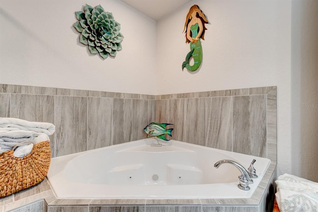 待售: $474,999 (2 贝兹, 2 浴室, 1384 平方英尺)