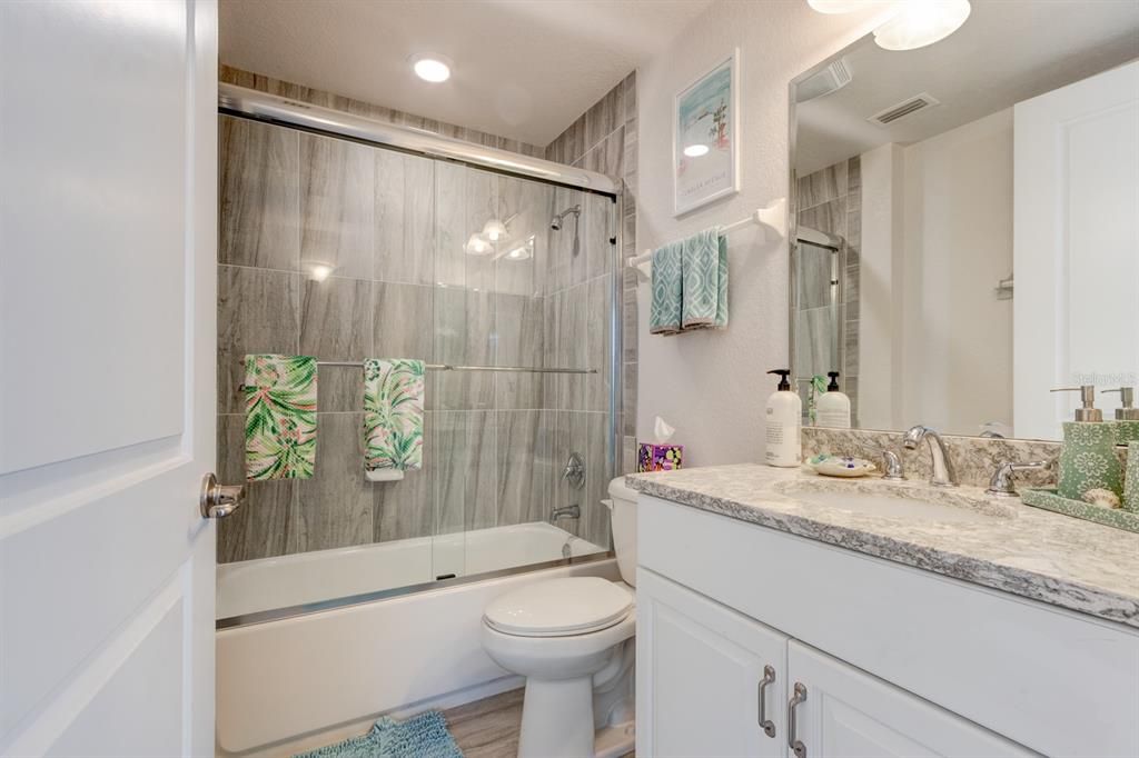 待售: $474,999 (2 贝兹, 2 浴室, 1384 平方英尺)