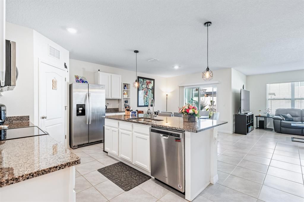 For Sale: $399,990 (4 beds, 2 baths, 1830 Square Feet)