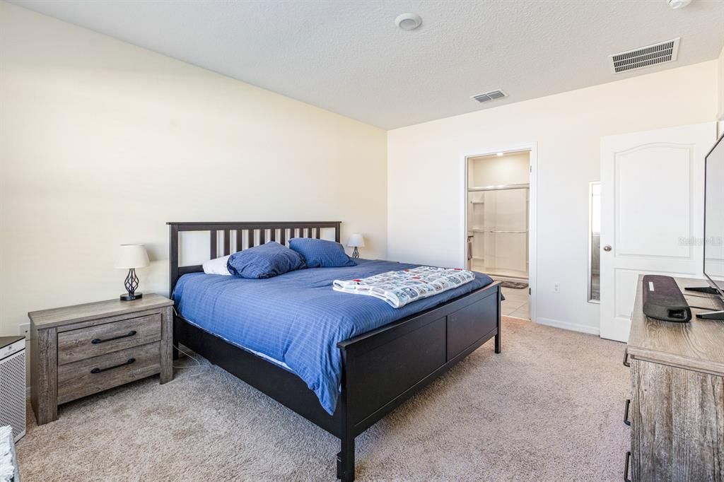 For Sale: $399,990 (4 beds, 2 baths, 1830 Square Feet)