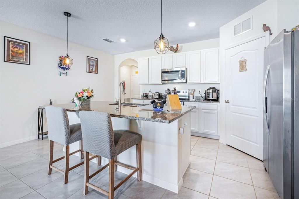 For Sale: $399,990 (4 beds, 2 baths, 1830 Square Feet)