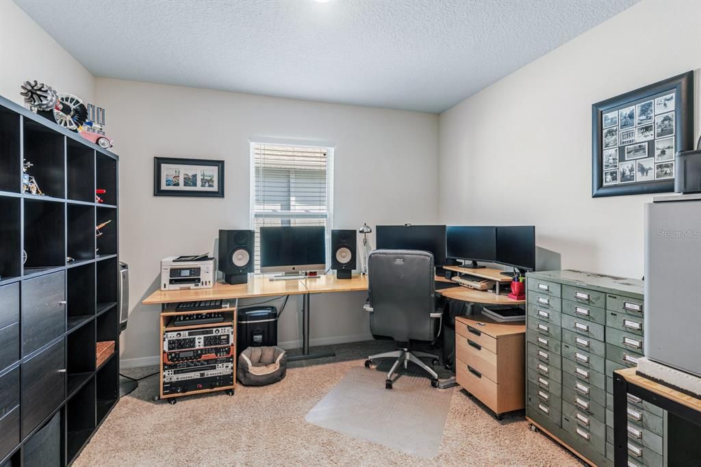 For Sale: $399,990 (4 beds, 2 baths, 1830 Square Feet)