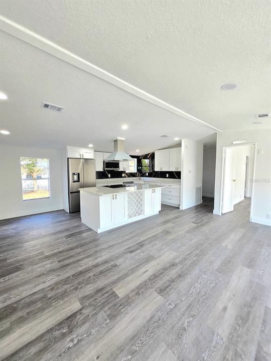 En Venta: $274,000 (4 camas, 2 baños, 1782 Pies cuadrados)