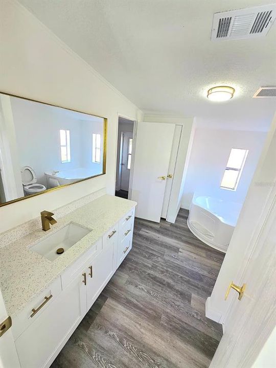 En Venta: $274,000 (4 camas, 2 baños, 1782 Pies cuadrados)