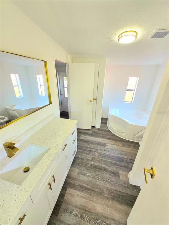 En Venta: $274,000 (4 camas, 2 baños, 1782 Pies cuadrados)