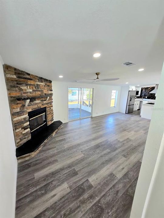 En Venta: $274,000 (4 camas, 2 baños, 1782 Pies cuadrados)