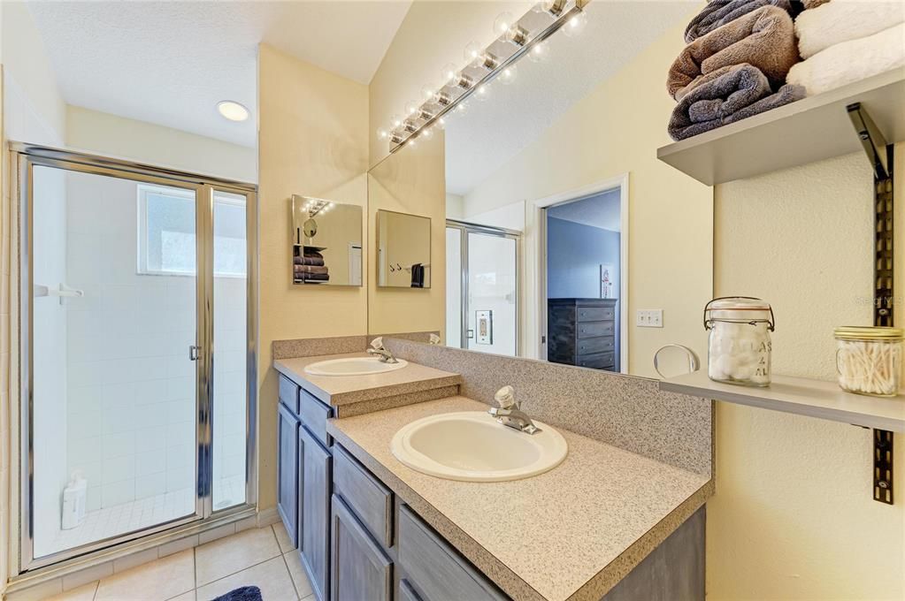 待售: $425,000 (3 贝兹, 2 浴室, 1358 平方英尺)