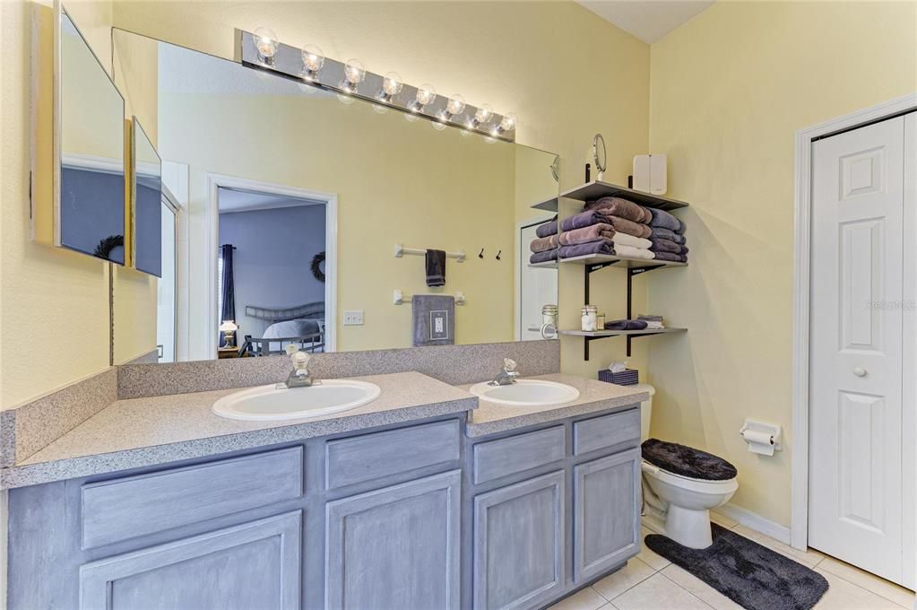 待售: $425,000 (3 贝兹, 2 浴室, 1358 平方英尺)