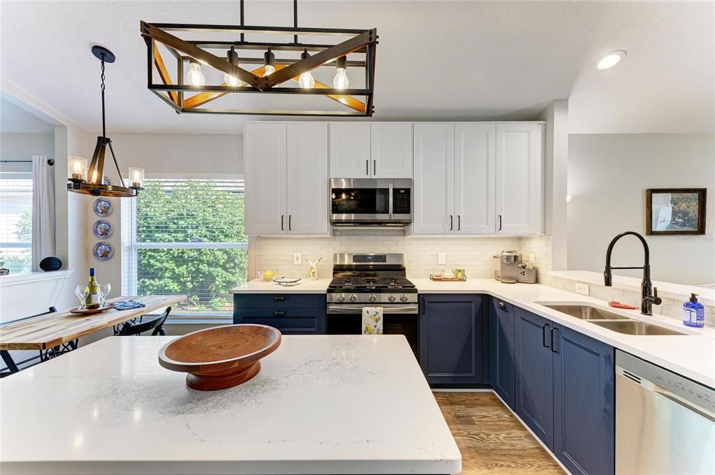 待售: $425,000 (3 贝兹, 2 浴室, 1358 平方英尺)