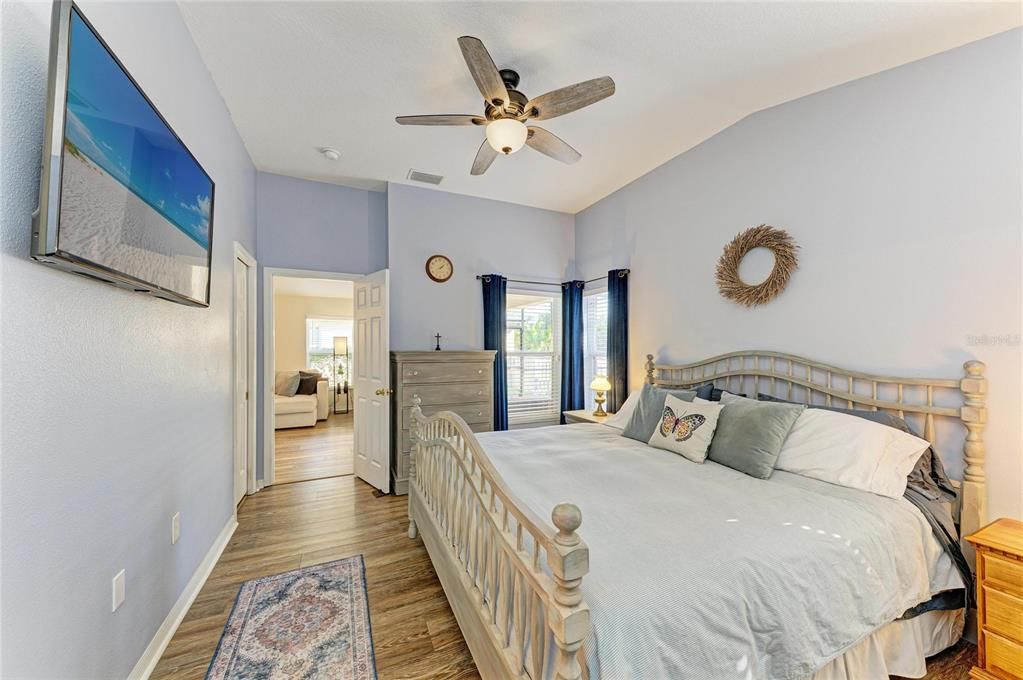 待售: $425,000 (3 贝兹, 2 浴室, 1358 平方英尺)