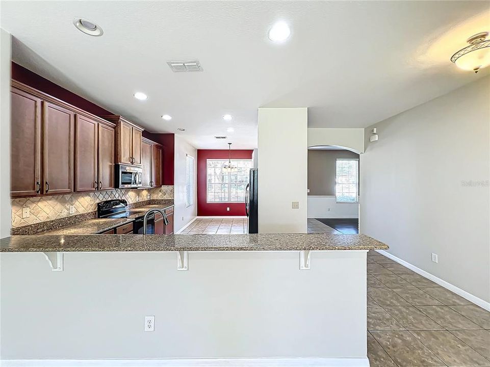 For Rent: $2,700 (4 beds, 2 baths, 1910 Square Feet)