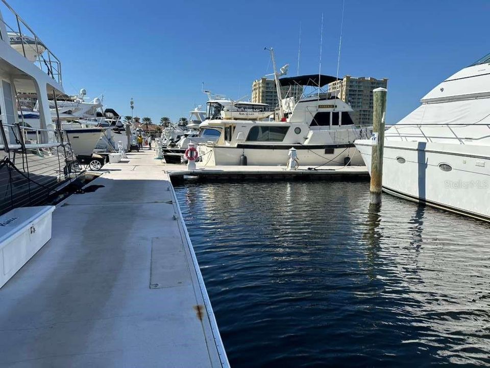 待售: $289,000 (0.03 acres)