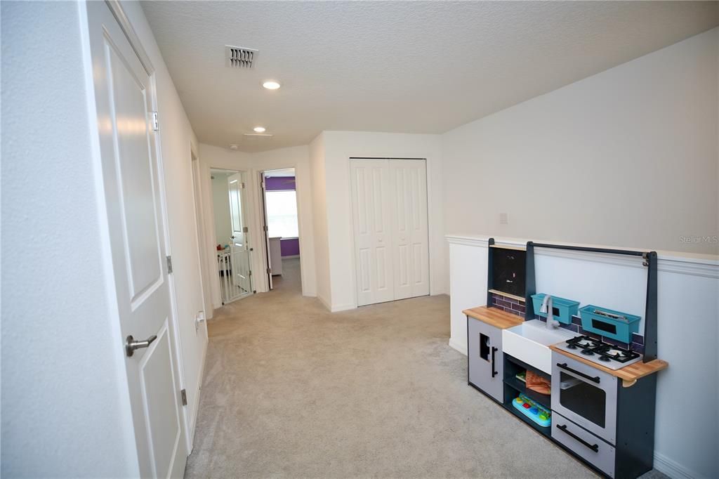 For Sale: $313,000 (3 beds, 2 baths, 1634 Square Feet)