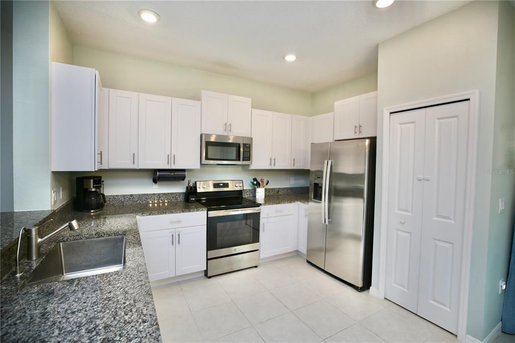 For Sale: $313,000 (3 beds, 2 baths, 1634 Square Feet)