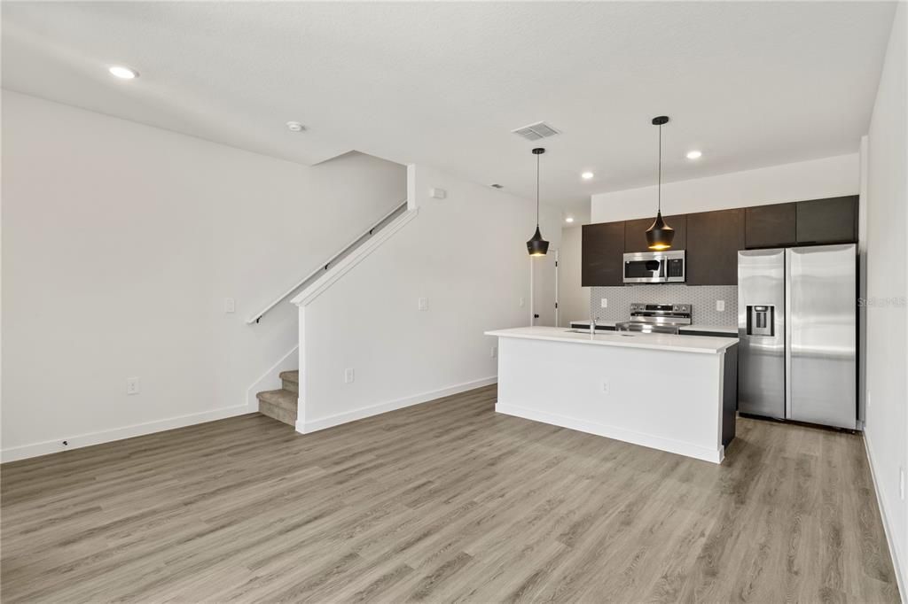 出租: $2,250 (3 贝兹, 3 浴室, 1360 平方英尺)