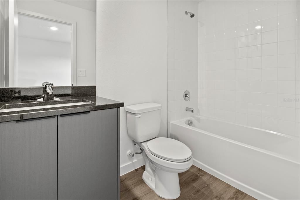 出租: $2,250 (3 贝兹, 3 浴室, 1360 平方英尺)