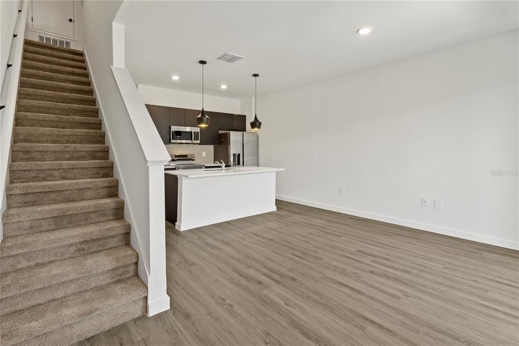 出租: $2,250 (3 贝兹, 3 浴室, 1360 平方英尺)