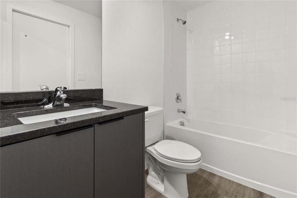 出租: $2,250 (3 贝兹, 3 浴室, 1360 平方英尺)