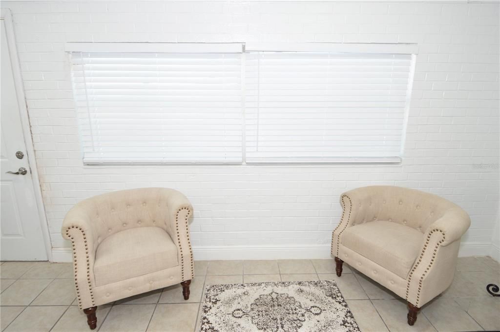 For Rent: $2,300 (1 beds, 1 baths, 625 Square Feet)