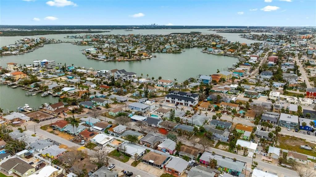 For Rent: $2,300 (1 beds, 1 baths, 625 Square Feet)