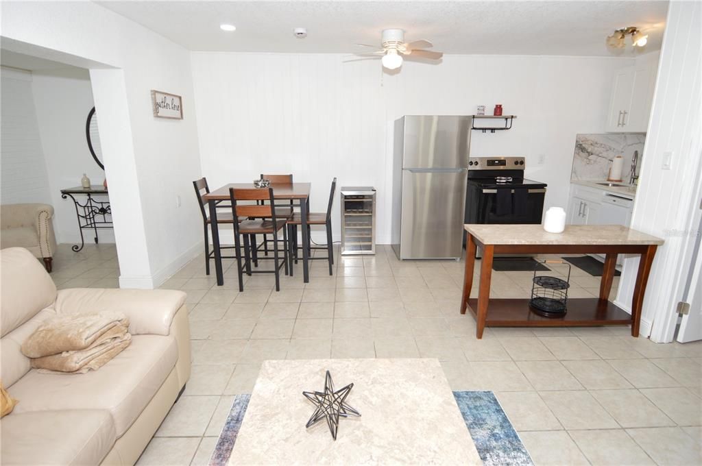 For Rent: $2,300 (1 beds, 1 baths, 625 Square Feet)