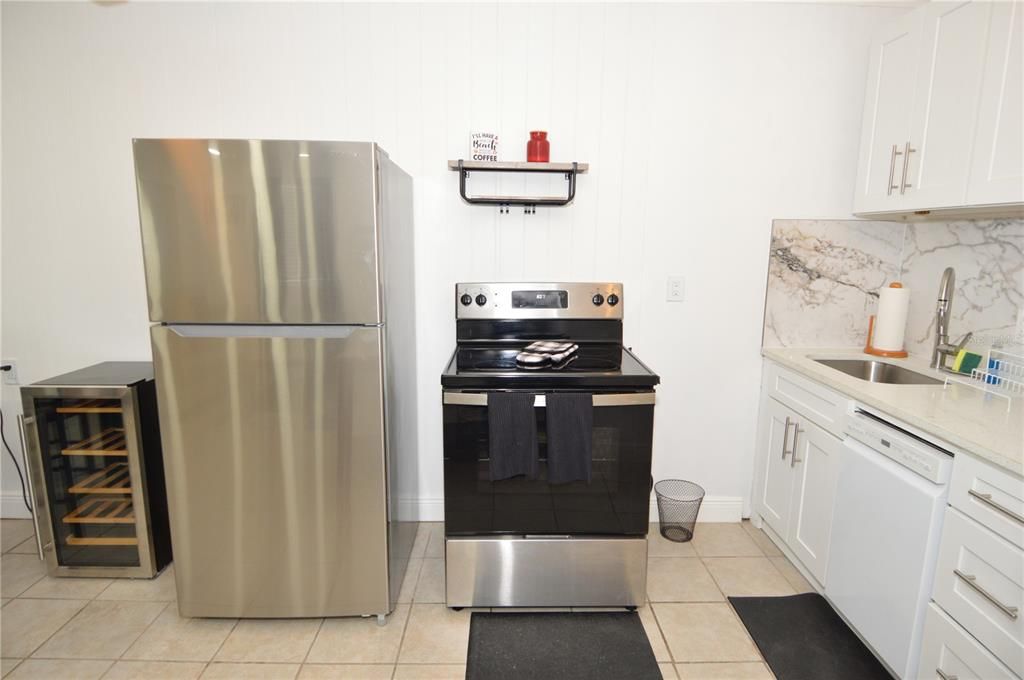 For Rent: $2,300 (1 beds, 1 baths, 625 Square Feet)