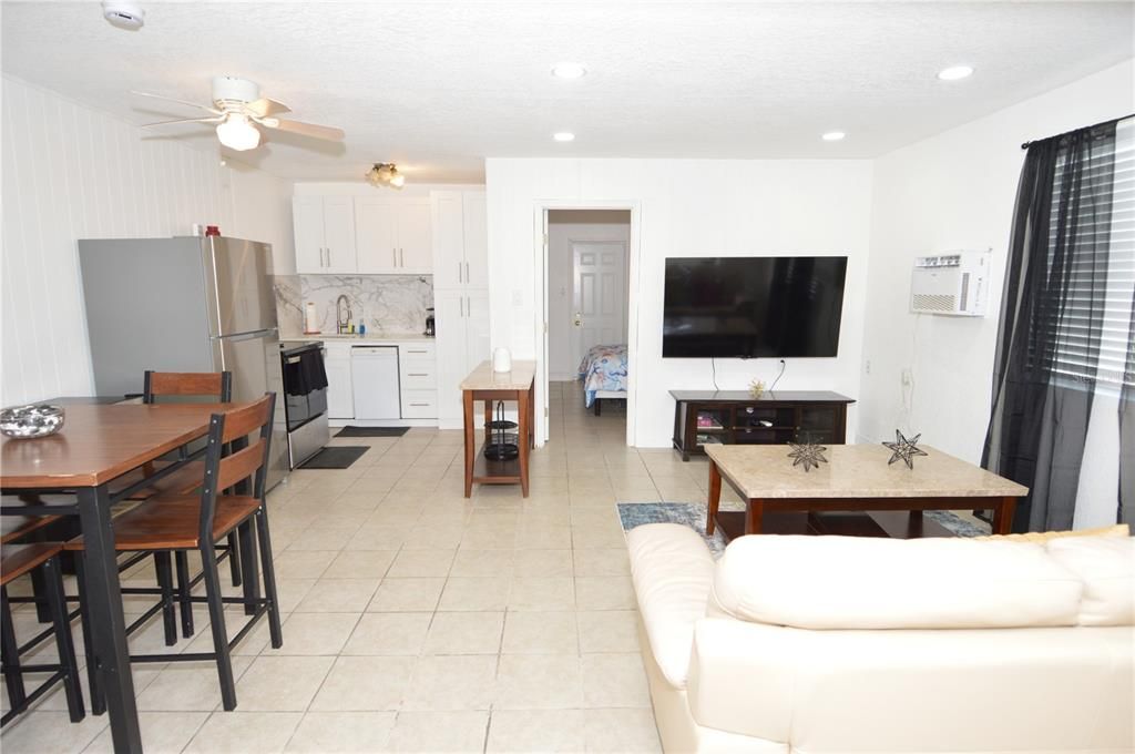 For Rent: $2,300 (1 beds, 1 baths, 625 Square Feet)