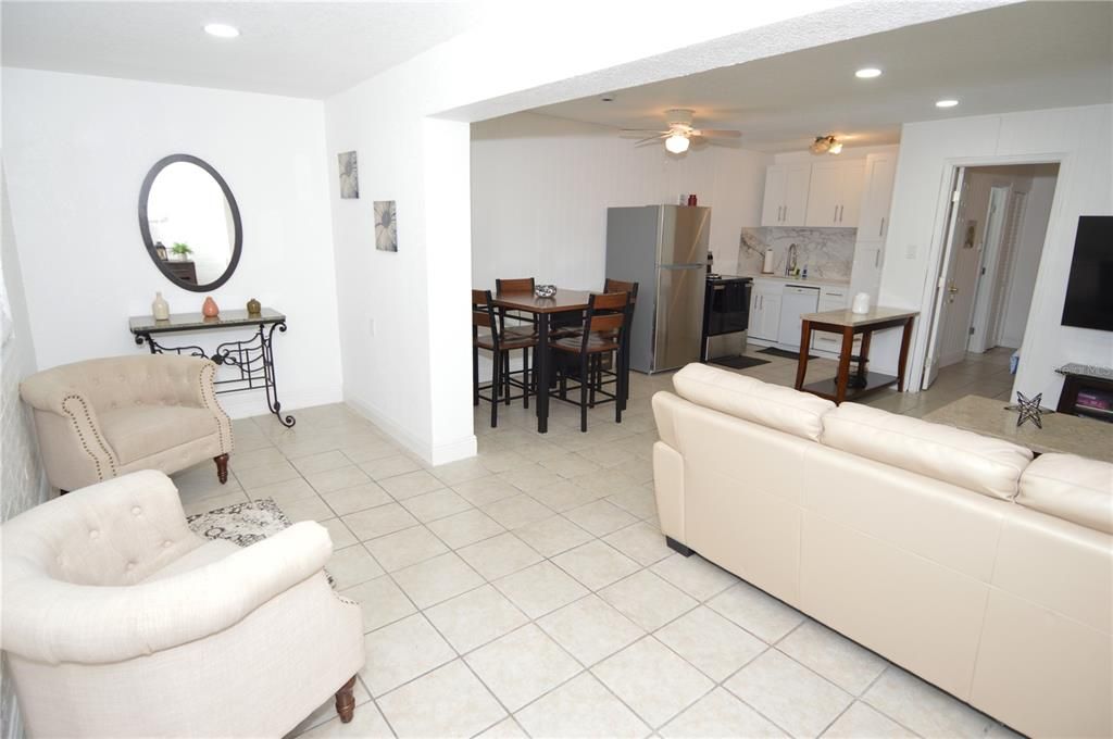For Rent: $2,300 (1 beds, 1 baths, 625 Square Feet)