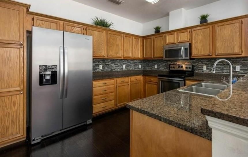 待售: $324,480 (3 贝兹, 2 浴室, 2118 平方英尺)