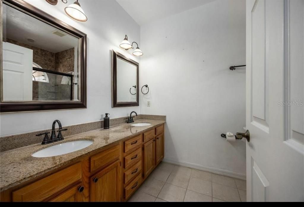 待售: $324,480 (3 贝兹, 2 浴室, 2118 平方英尺)