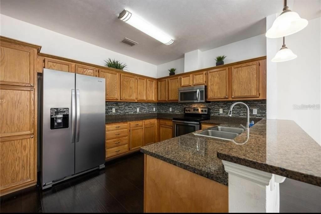 待售: $324,480 (3 贝兹, 2 浴室, 2118 平方英尺)