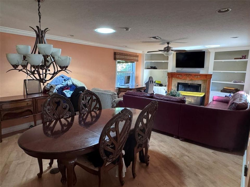 待售: $389,000 (3 贝兹, 2 浴室, 2121 平方英尺)