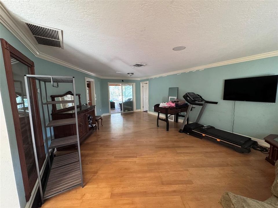 待售: $389,000 (3 贝兹, 2 浴室, 2121 平方英尺)