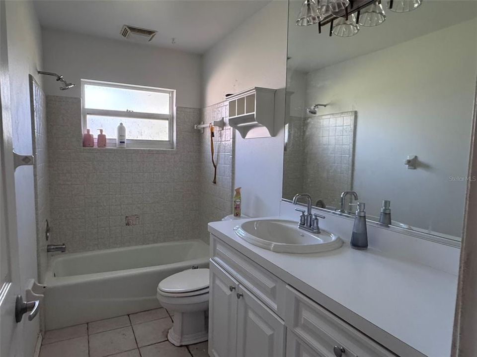 待售: $389,000 (3 贝兹, 2 浴室, 2121 平方英尺)