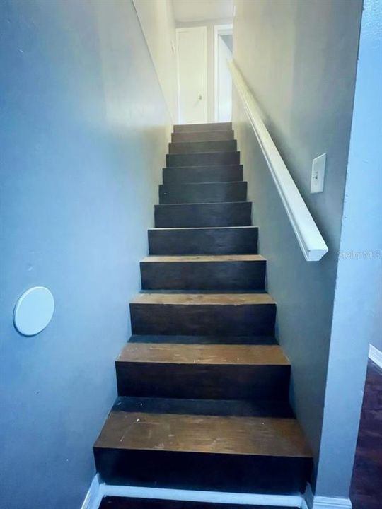 For Rent: $1,700 (2 beds, 1 baths, 798 Square Feet)