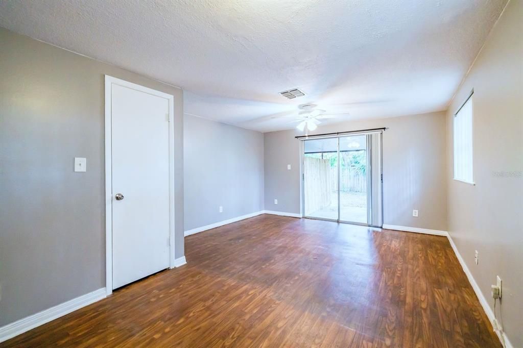 For Rent: $1,700 (2 beds, 1 baths, 798 Square Feet)
