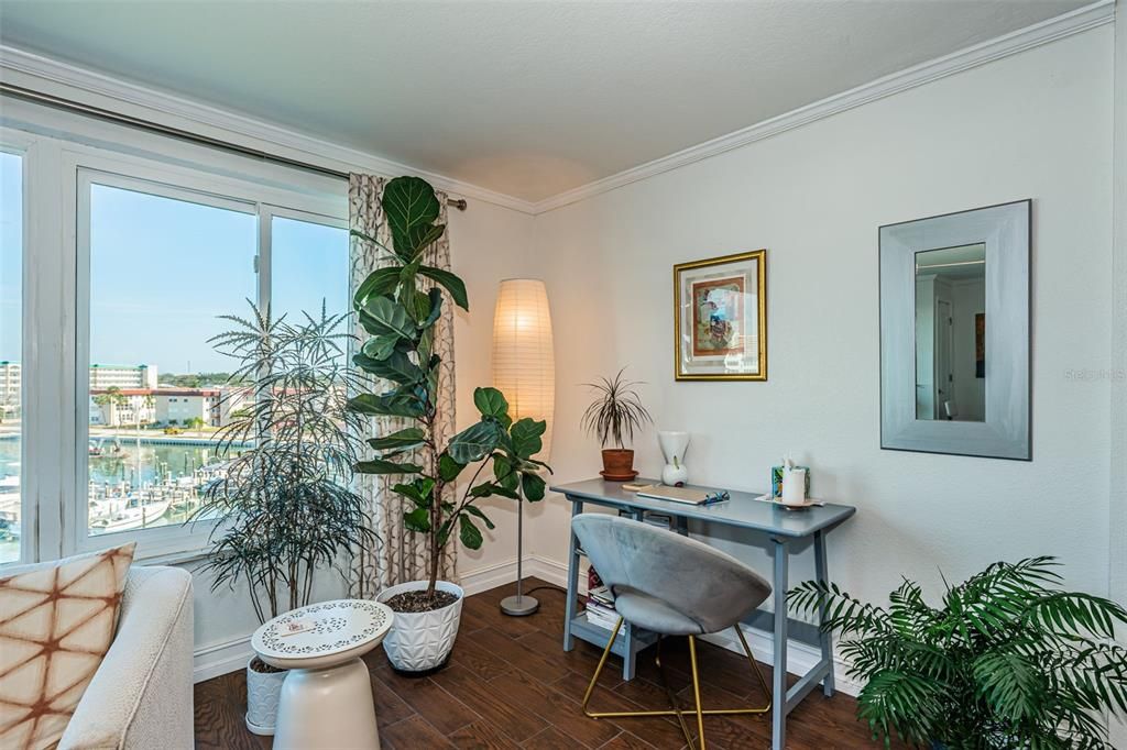 待售: $215,000 (1 贝兹, 1 浴室, 1060 平方英尺)