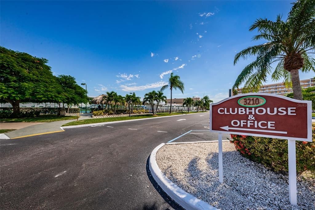 待售: $215,000 (1 贝兹, 1 浴室, 1060 平方英尺)