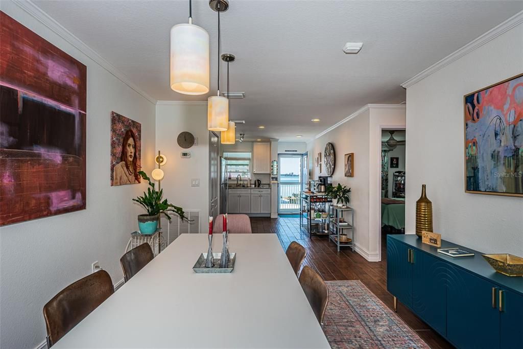 待售: $215,000 (1 贝兹, 1 浴室, 1060 平方英尺)