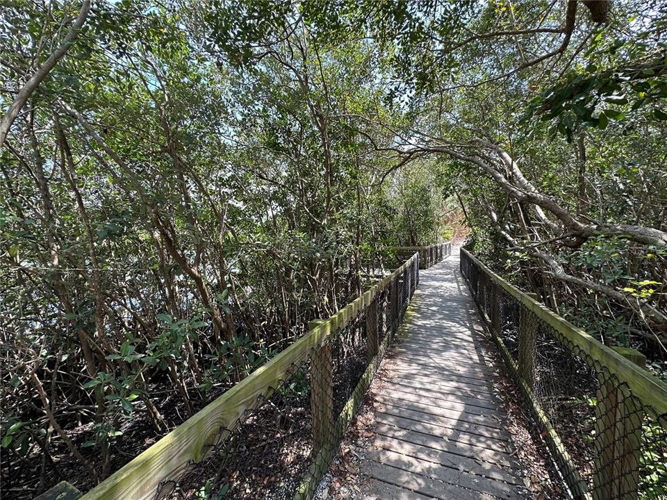 待售: $215,000 (1 贝兹, 1 浴室, 1060 平方英尺)