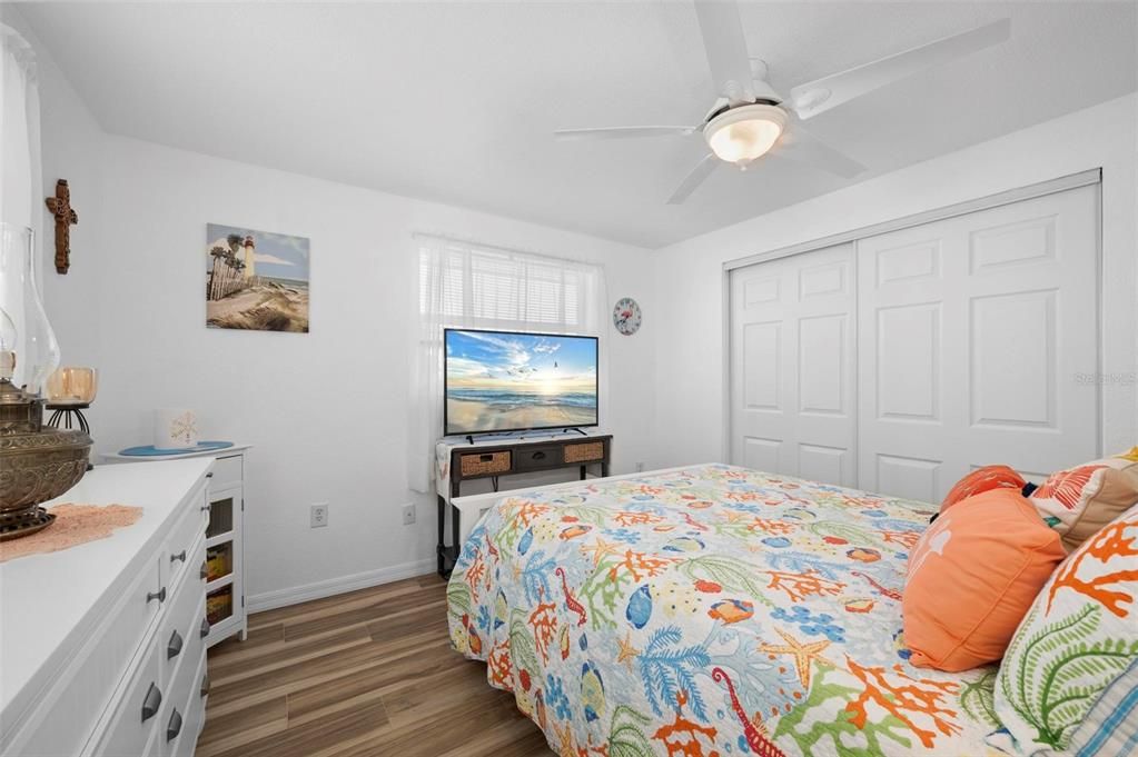 For Sale: $315,000 (2 beds, 2 baths, 1276 Square Feet)