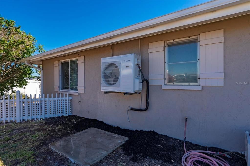 For Sale: $315,000 (2 beds, 2 baths, 1276 Square Feet)