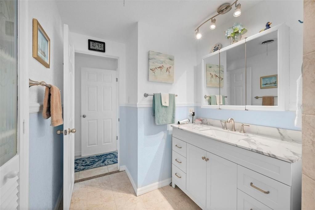 For Sale: $315,000 (2 beds, 2 baths, 1276 Square Feet)