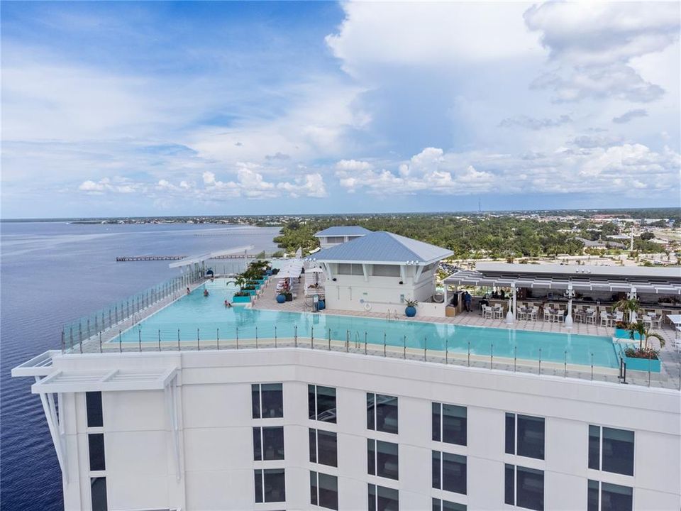 For Sale: $315,000 (2 beds, 2 baths, 1276 Square Feet)