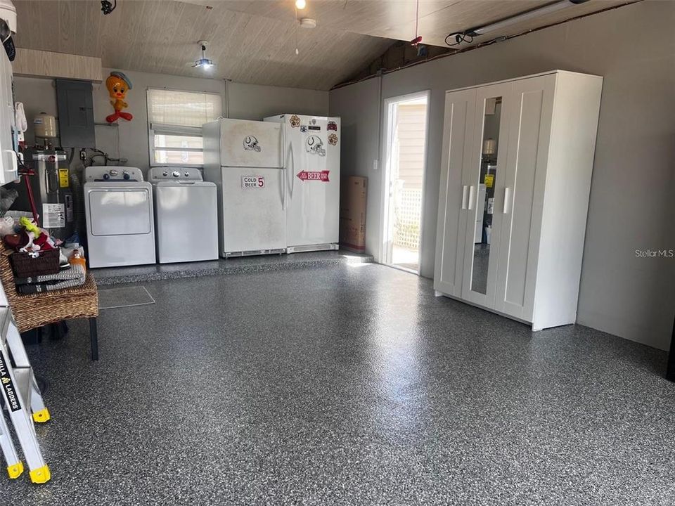 For Sale: $315,000 (2 beds, 2 baths, 1276 Square Feet)